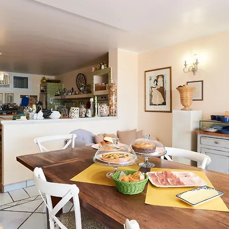 Bed & Breakfast La Casa Di Era 3*