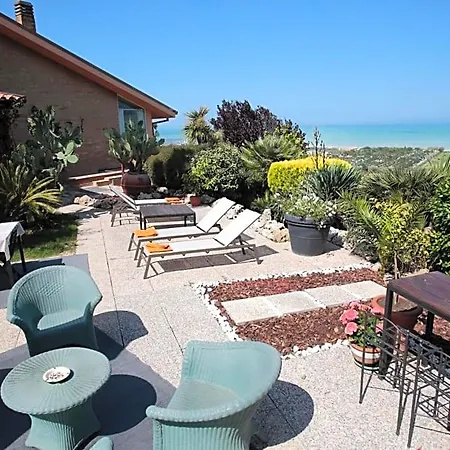 Bed and Breakfast La Casa Di Era 4*